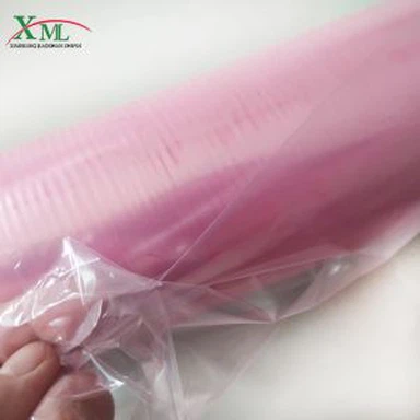 Ei jäljellä olevaa kirkasta PE-kalvoa mattojen suojaamiseksi